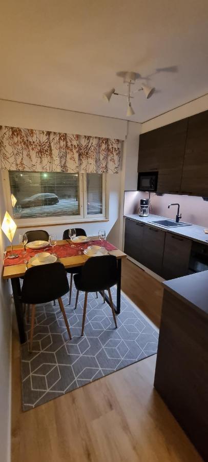 רובניימי Apartment For Four At The City Center מראה חיצוני תמונה